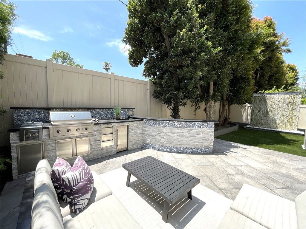 Photo of 533 Daniel Freeman Circle, Inglewood, CA 90301 (MLS # SB26009381)