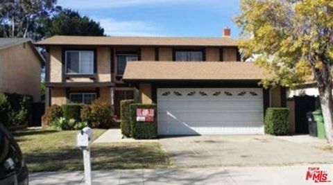 Photo of 10123 Hanna Avenue, Chatsworth, CA 91311 (MLS # 25595393) Photo of 10123 Hanna Avenue, Chatsworth, CA 91311 (MLS # 25595393)