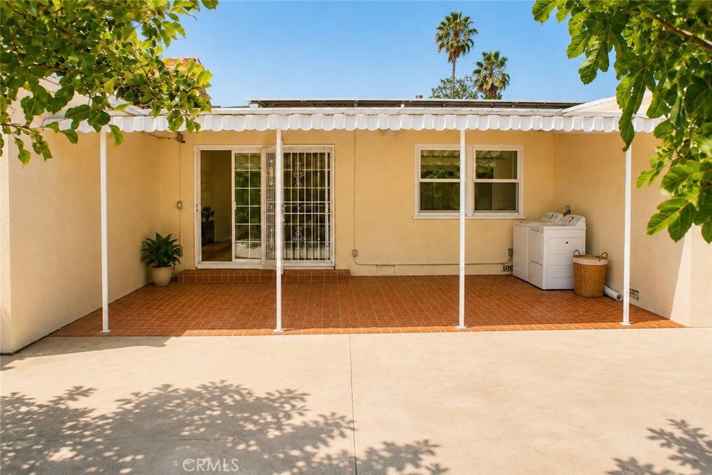 17144 Burton Street, Lake Balboa CA 91406
