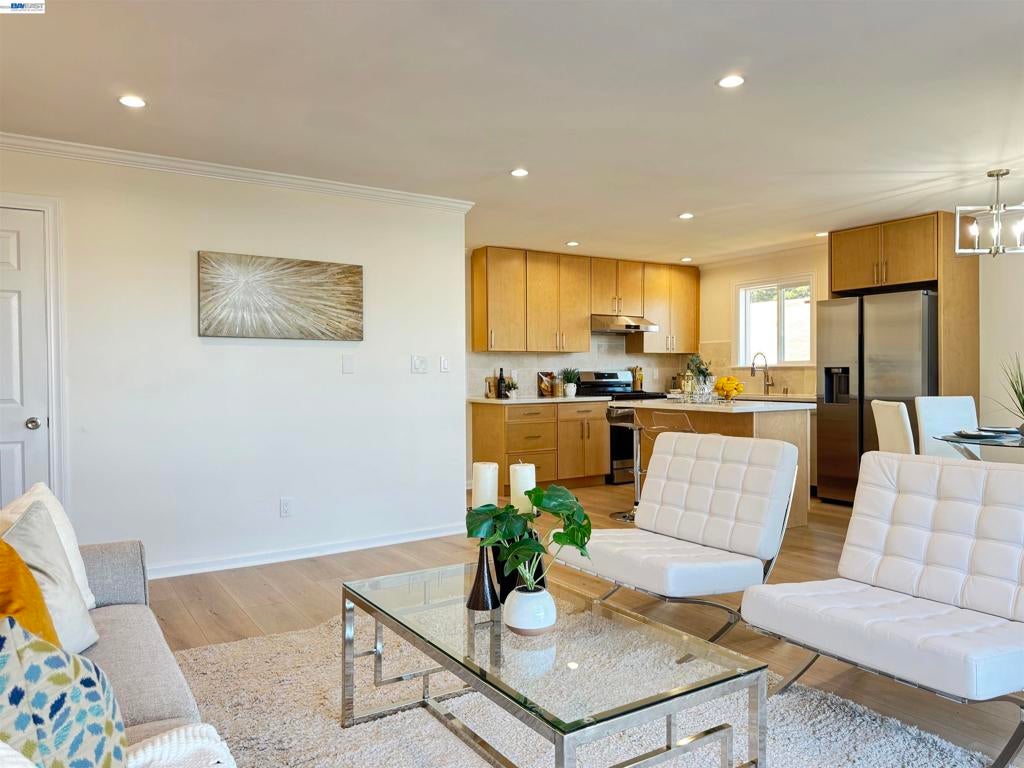 908 Higate Dr