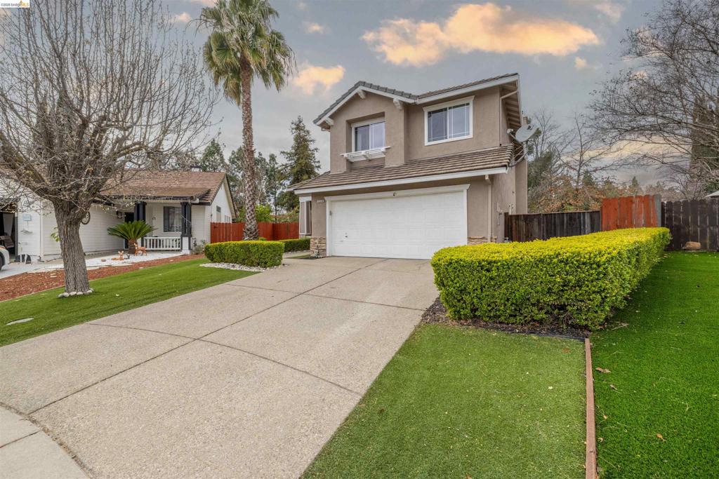 2328 2328 Grassland Way