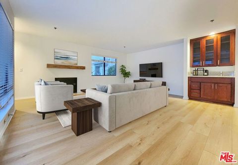 Tiny photo for 832 3rd Street #203, Santa Monica, CA 90403 (MLS # 26695517)
