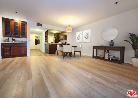 Tiny photo for 832 3rd Street #203, Santa Monica, CA 90403 (MLS # 26695517)
