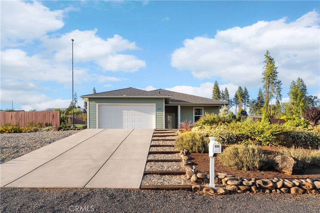 Photo of 699 Edwards Lane, Paradise, CA 95969 (MLS # SN25216818)