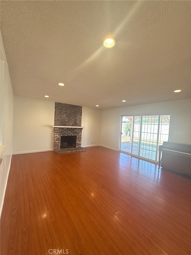 6952 Sandburg Drive