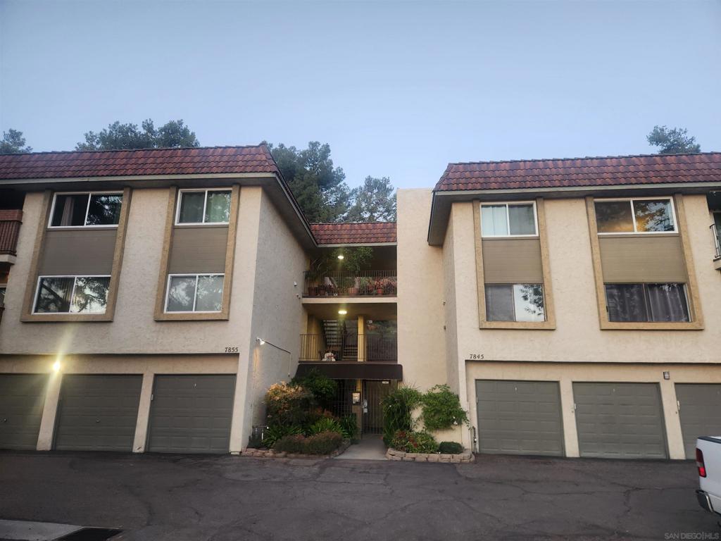 7845 Golfcrest Dr Dr 21, San Diego CA 92119