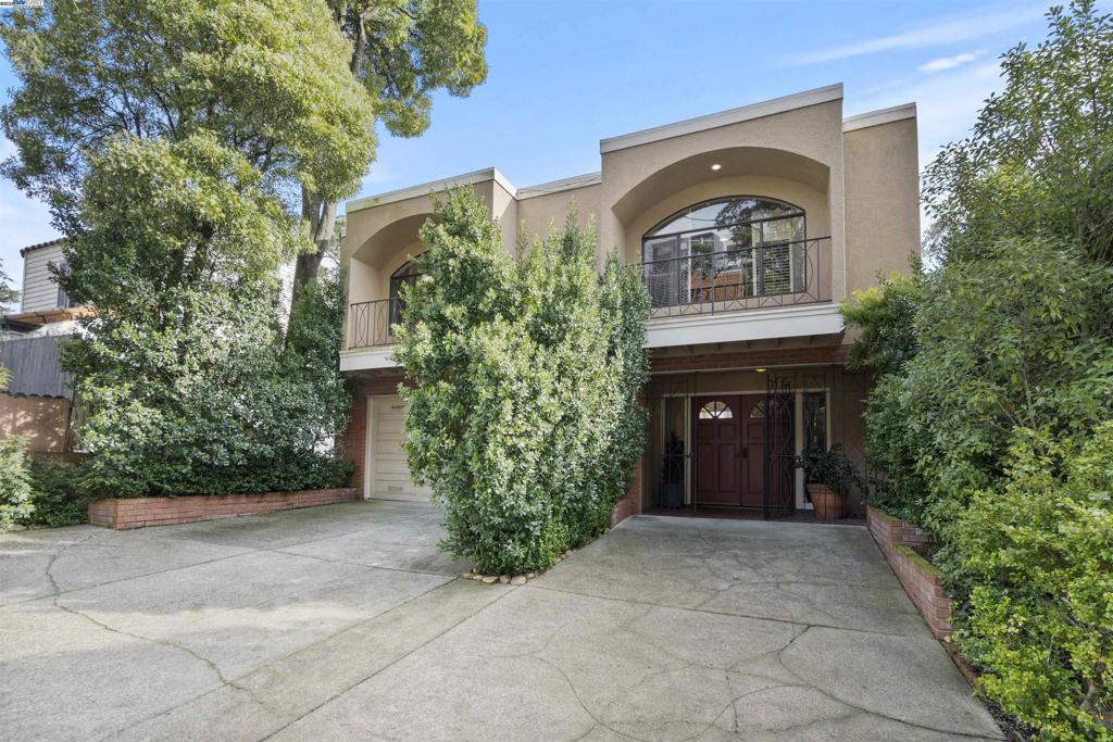 FOREST HILLS - Residential