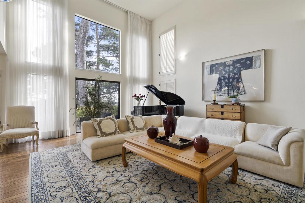 FOREST HILLS - Residential