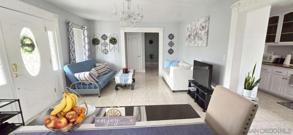 5136 N Saint Malo Ave