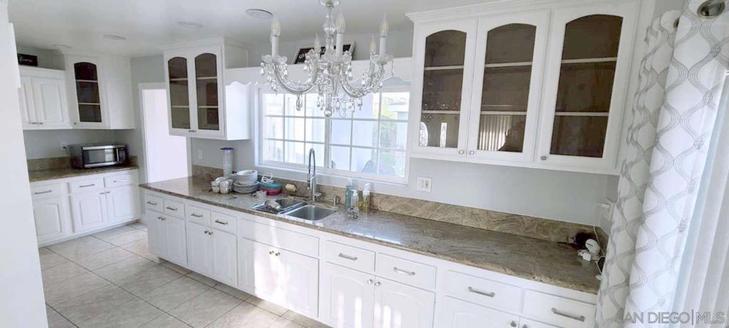 5136 N Saint Malo Ave