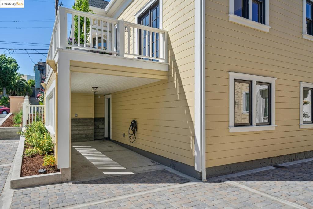 PIEDMONT AVENUE - Residential