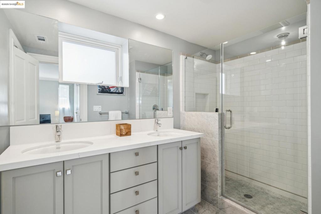 PIEDMONT AVENUE - Residential