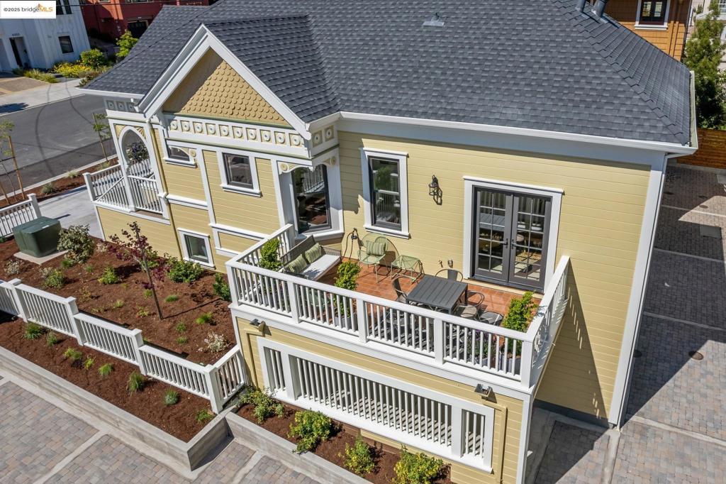 PIEDMONT AVENUE - Residential