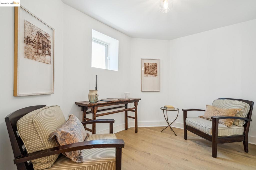 PIEDMONT AVENUE - Residential