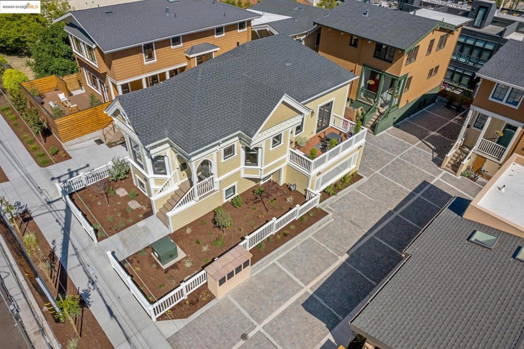 PIEDMONT AVENUE - Residential