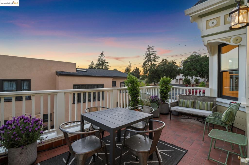 PIEDMONT AVENUE - Residential