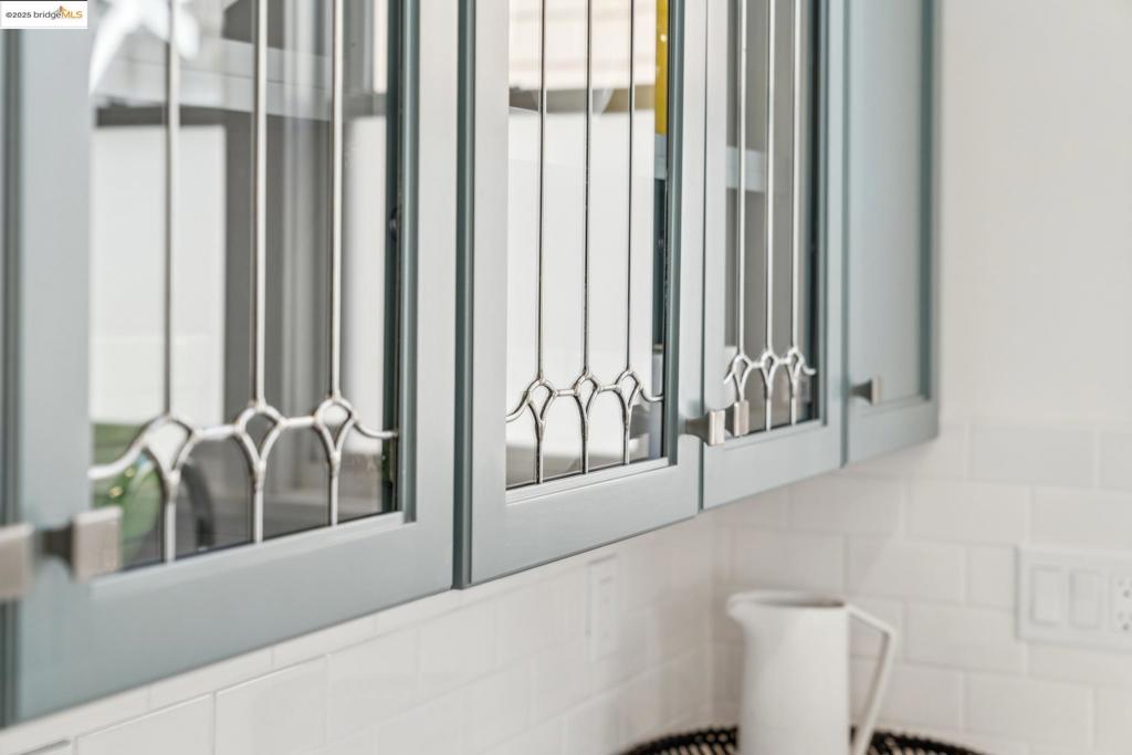 PIEDMONT AVENUE - Residential