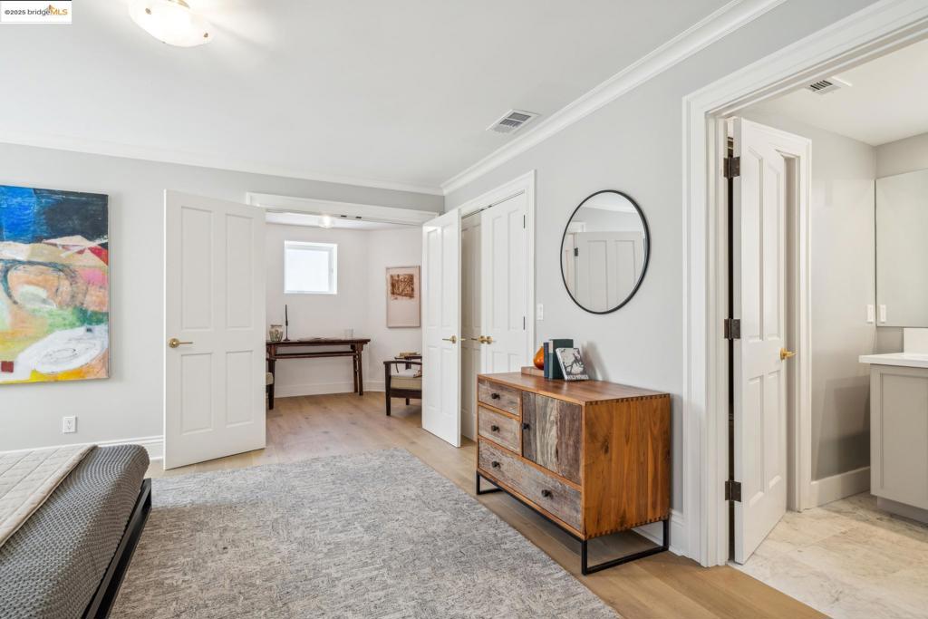 PIEDMONT AVENUE - Residential