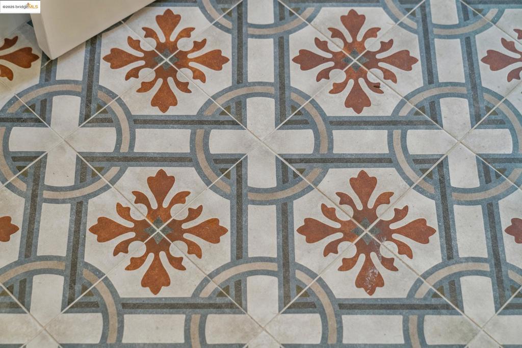 PIEDMONT AVENUE - Residential