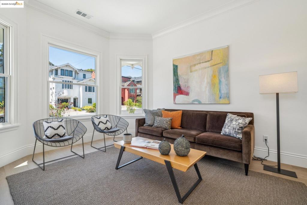 PIEDMONT AVENUE - Residential