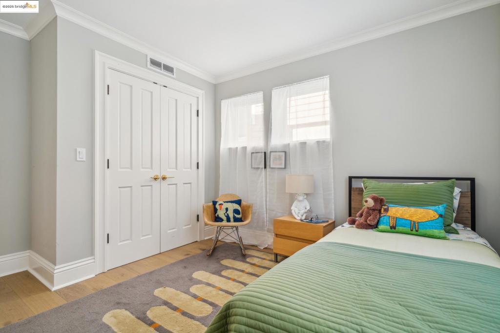 PIEDMONT AVENUE - Residential