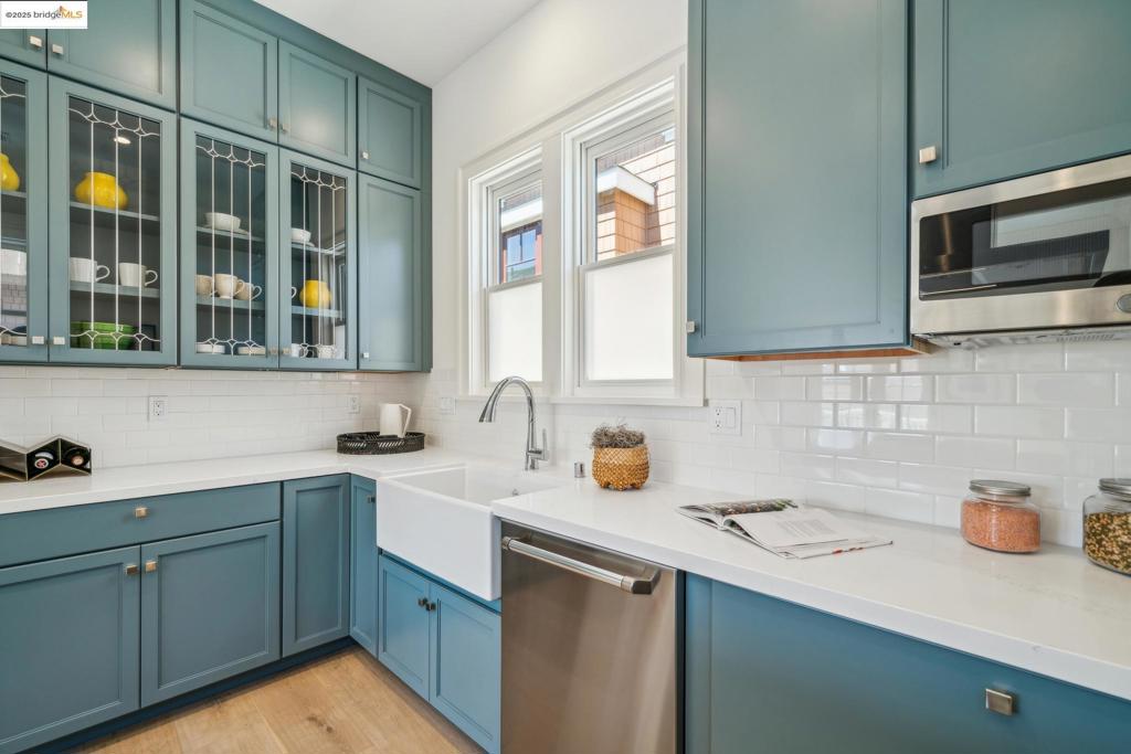 PIEDMONT AVENUE - Residential