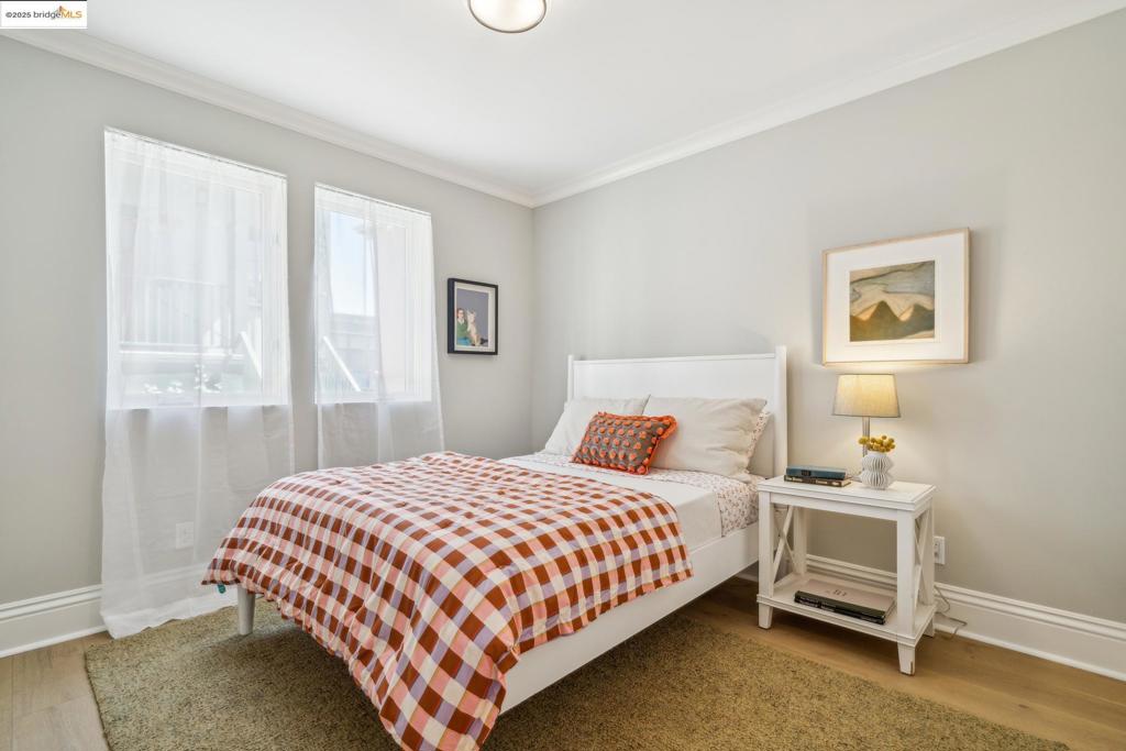 PIEDMONT AVENUE - Residential