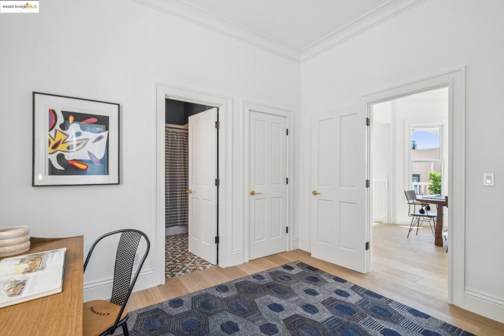 PIEDMONT AVENUE - Residential