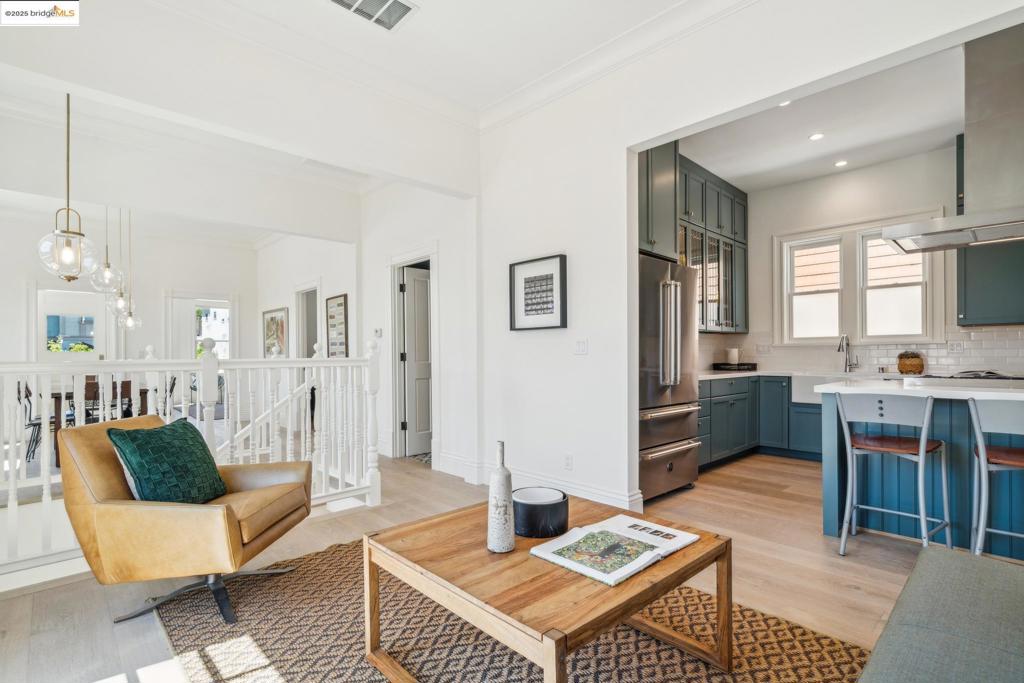 PIEDMONT AVENUE - Residential