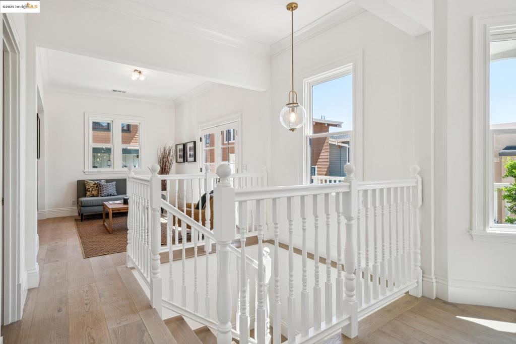 PIEDMONT AVENUE - Residential