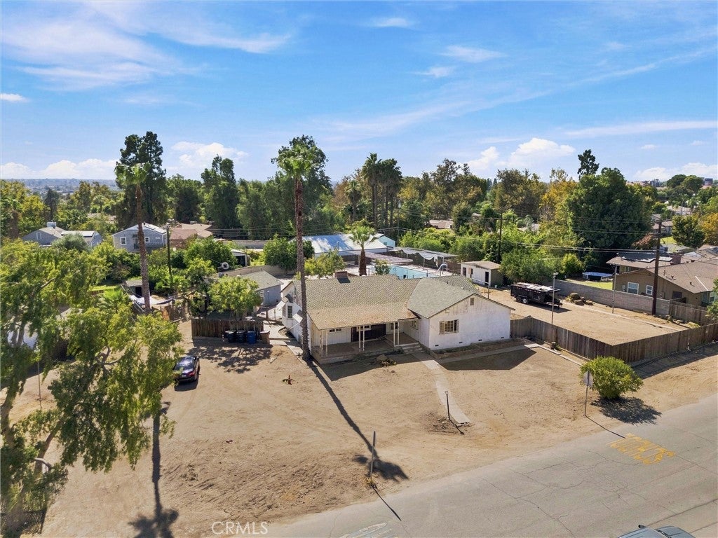 2525 Avenida Escuela