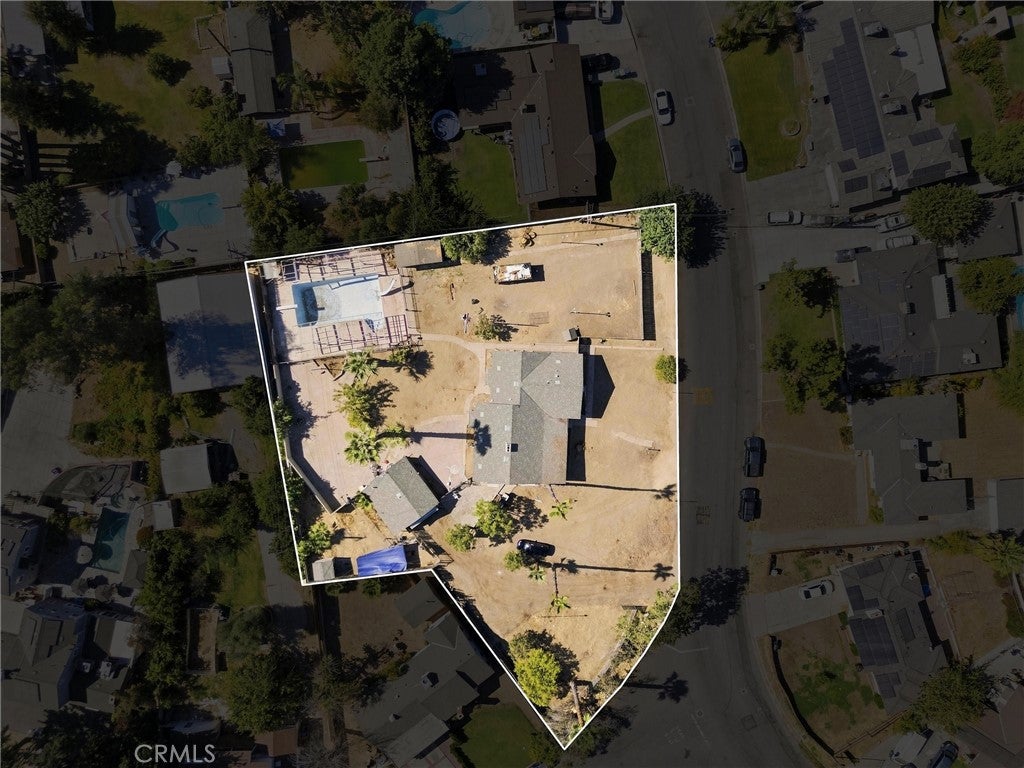 2525 Avenida Escuela