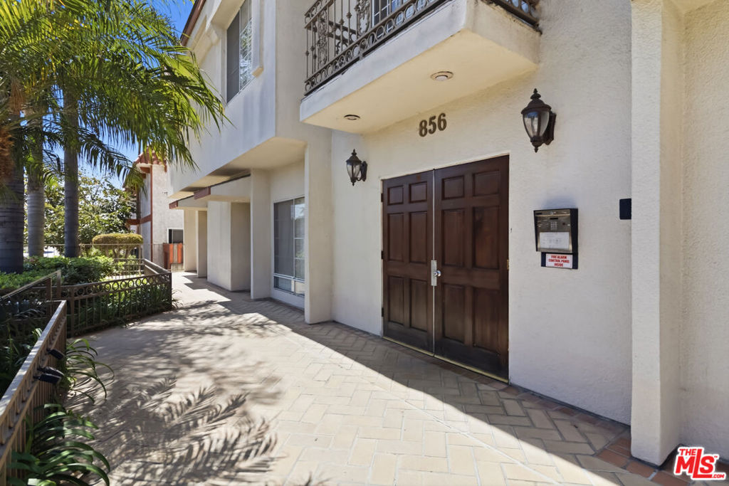 856 W Beach Avenue 16