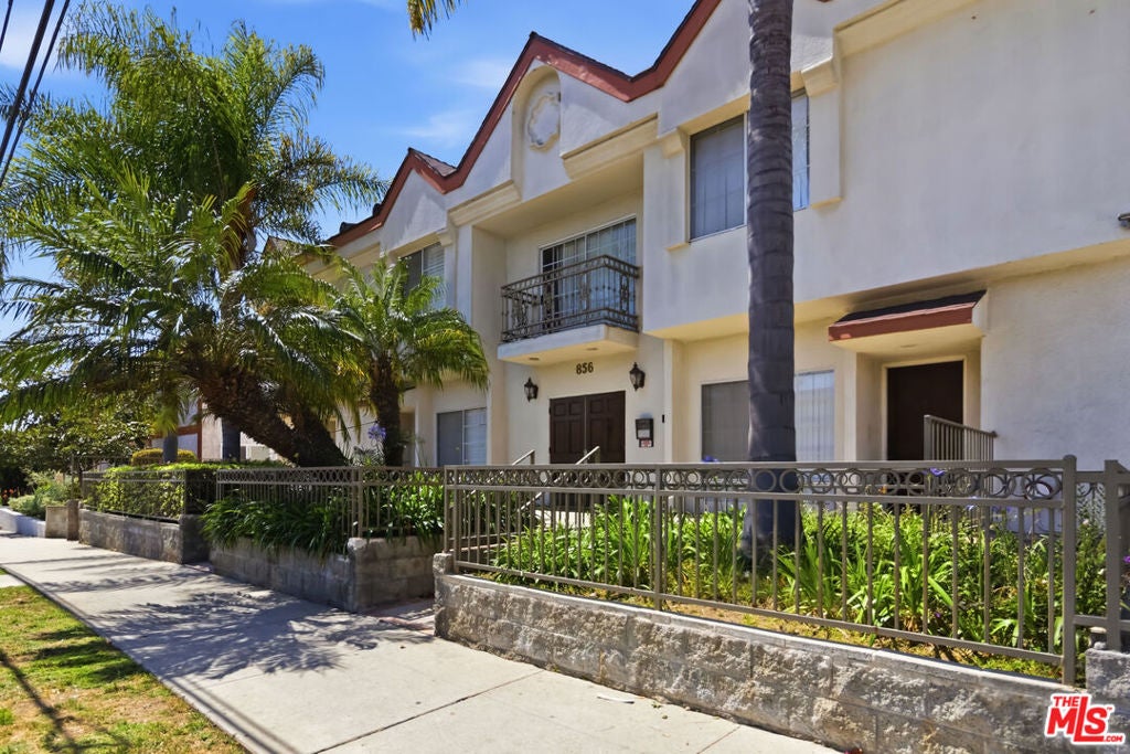 856 W Beach Avenue 16