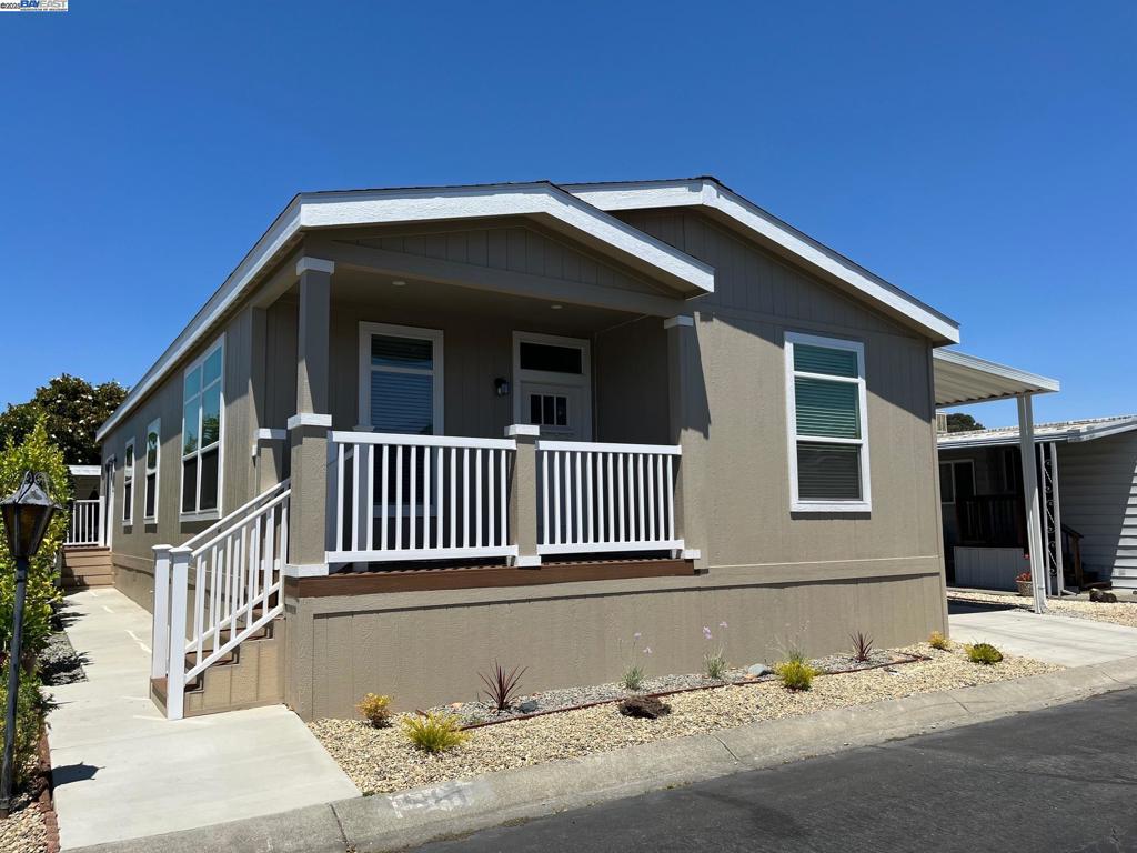 New 3 bedroom, 2 bath, manufactured home. Spacious living room with coffered ceiling, and recess can lites. Open kitchen with island, solid surface counters, and tile splash. New stainless steel appliances, refrigerator, gas stove, dishwasher and microwave. Primary bedroom with coffered ceiling, recess can lites. Primary bath with tile shower, linen closet, dual sinks and solid surface counters. Community is near shopping at Union Landing, freeway access, and more. Fireplaces: NO