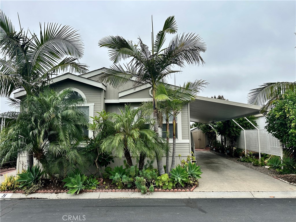 8200 Bolsa Avenue 5