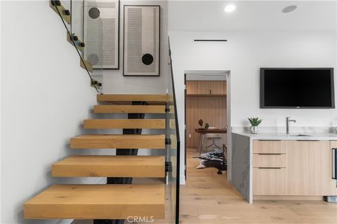 Tiny photo for 214 El Porto Street, Manhattan Beach, CA 90266 (MLS # SB25146217)