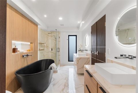 Tiny photo for 214 El Porto Street, Manhattan Beach, CA 90266 (MLS # SB25146217)