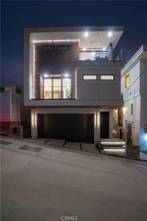 Tiny photo for 214 El Porto Street, Manhattan Beach, CA 90266 (MLS # SB25146217)