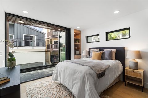 Tiny photo for 214 El Porto Street, Manhattan Beach, CA 90266 (MLS # SB25146217)