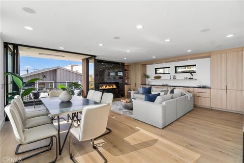 Tiny photo for 214 El Porto Street, Manhattan Beach, CA 90266 (MLS # SB25146217)