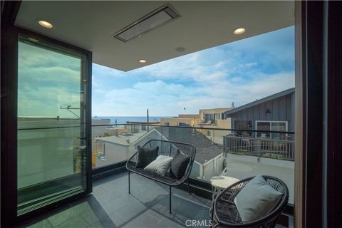 Tiny photo for 214 El Porto Street, Manhattan Beach, CA 90266 (MLS # SB25146217)