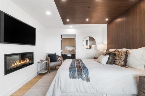 Tiny photo for 214 El Porto Street, Manhattan Beach, CA 90266 (MLS # SB25146217)