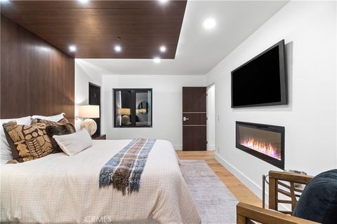 Tiny photo for 214 El Porto Street, Manhattan Beach, CA 90266 (MLS # SB25146217)