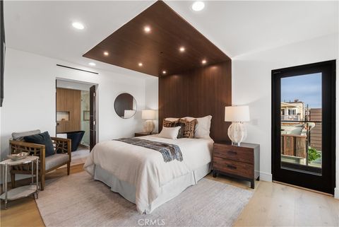 Tiny photo for 214 El Porto Street, Manhattan Beach, CA 90266 (MLS # SB25146217)
