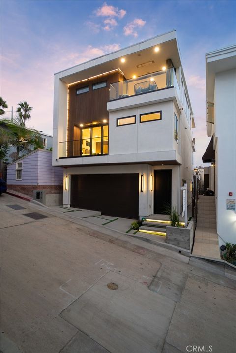 Tiny photo for 214 El Porto Street, Manhattan Beach, CA 90266 (MLS # SB25146217)
