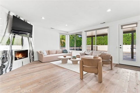 Tiny photo for 124 Grand Oaks DR, Glendora, CA 91741 (MLS # PW26225291)