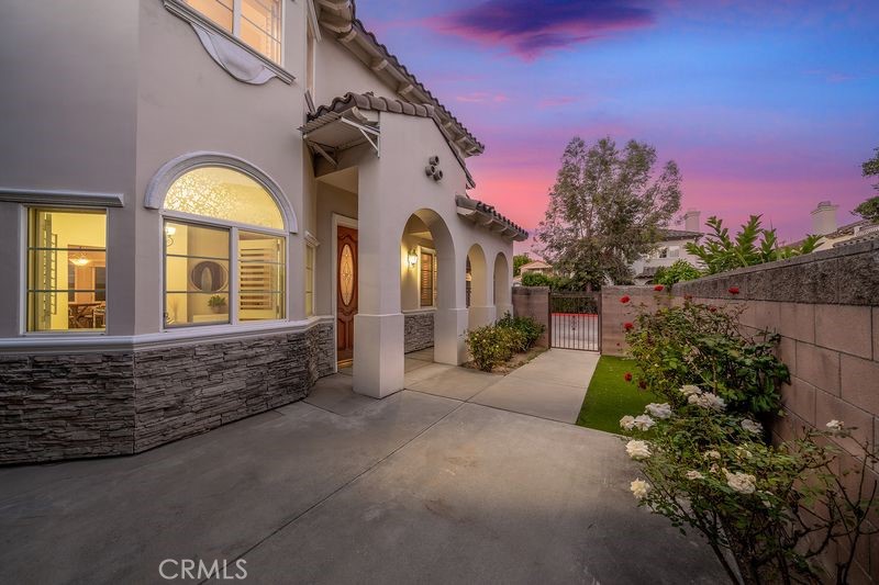 255 S California
