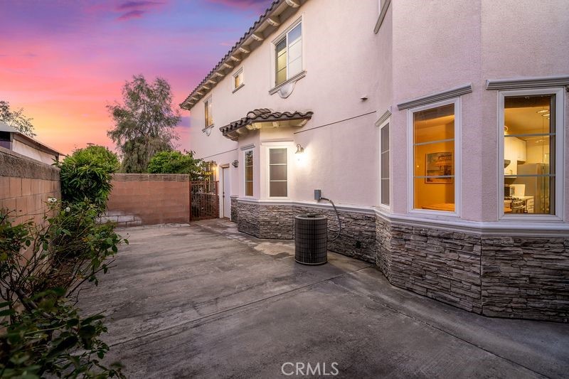 255 S California