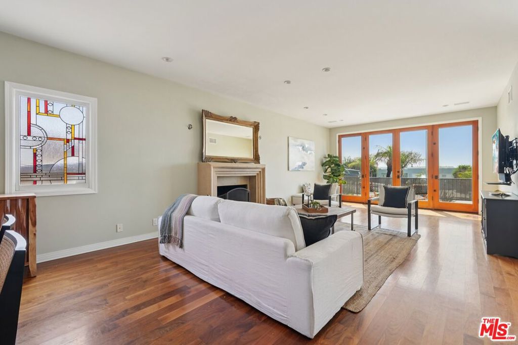 3543 shoreheights drive
